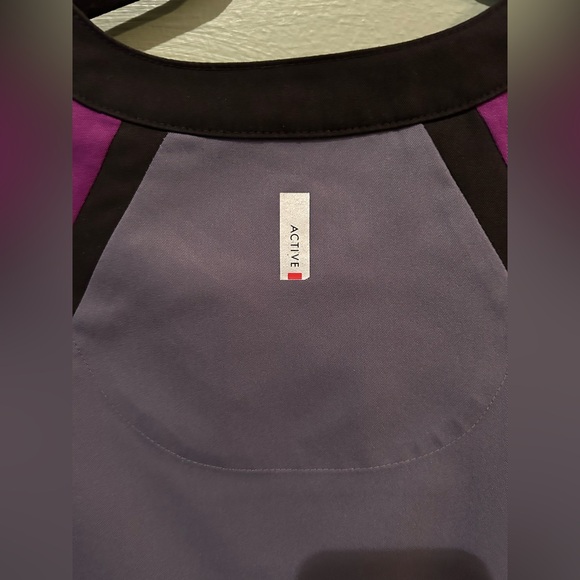 🩺 Grey's Anatomy by Barco ACTIVE Women's Purple/Black/Gray Scrub Top Sz SM - Picture 4 of 9